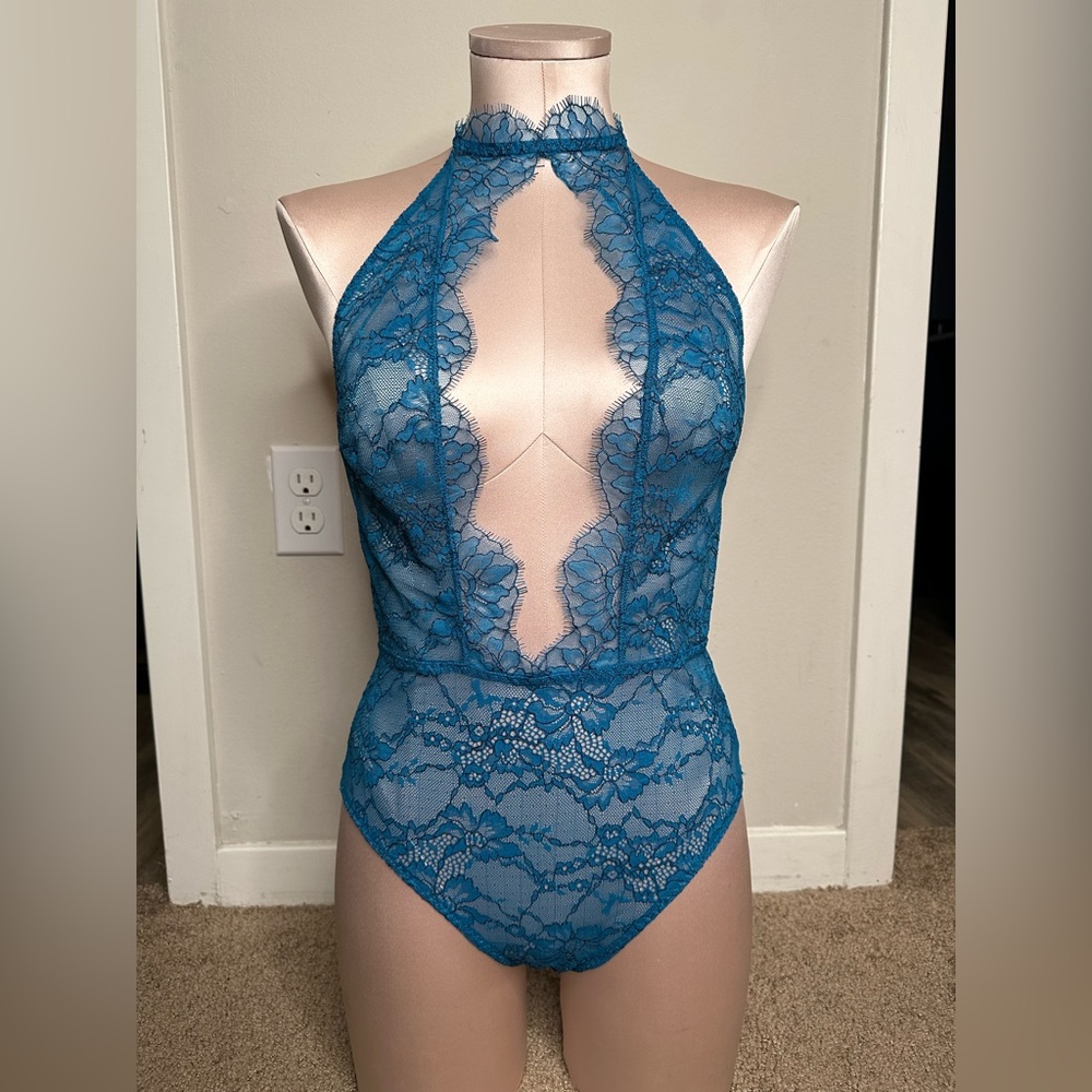 Chantilly lace choker teddy